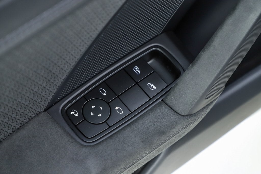 2025 Porsche 911 Carrera 4 GTS