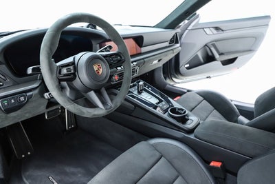 2025 Porsche 911 Carrera 4 GTS