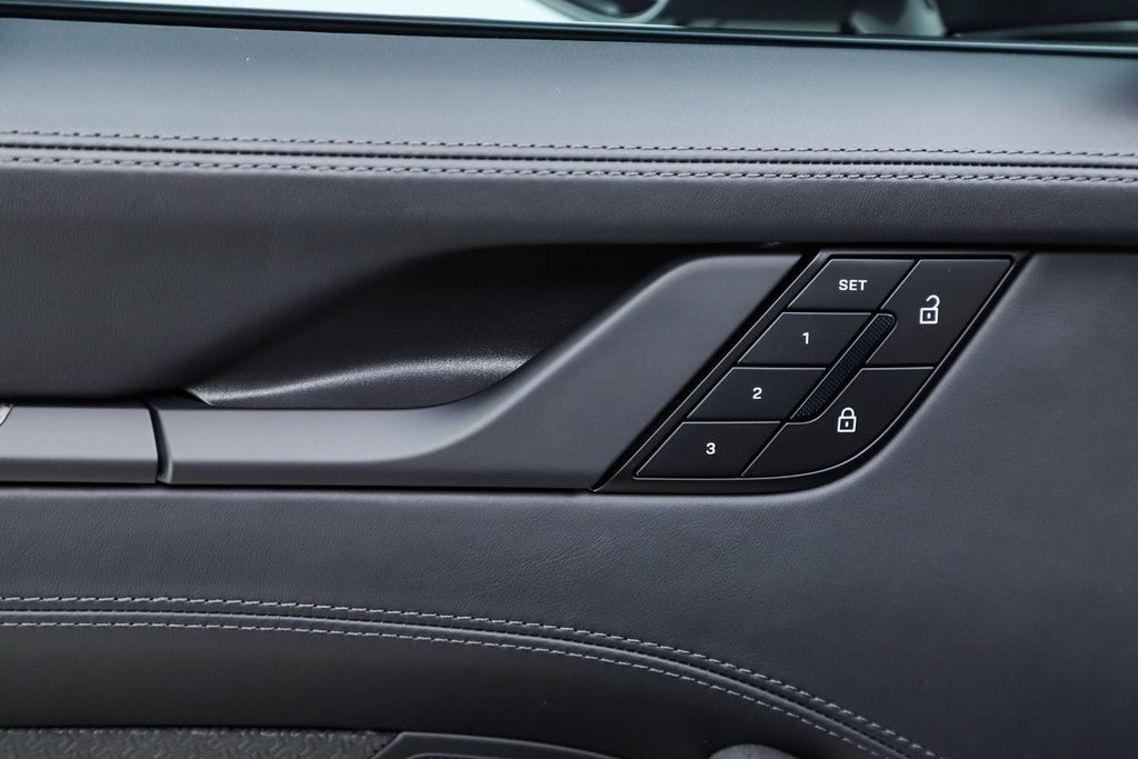 2025 Porsche 911 Carrera 4 GTS