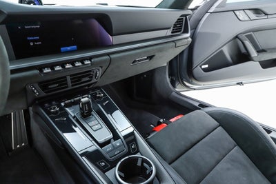 2025 Porsche 911 Carrera 4 GTS