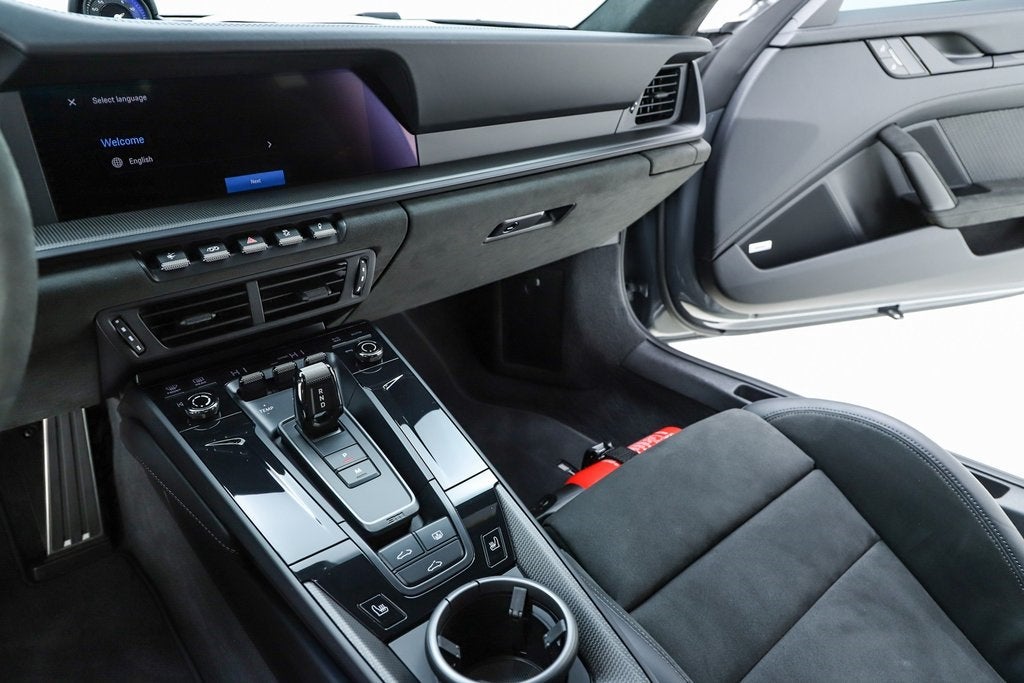 2025 Porsche 911 Carrera 4 GTS