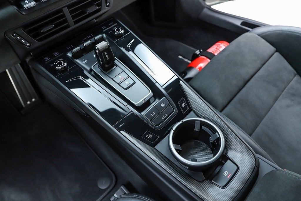 2025 Porsche 911 Carrera 4 GTS