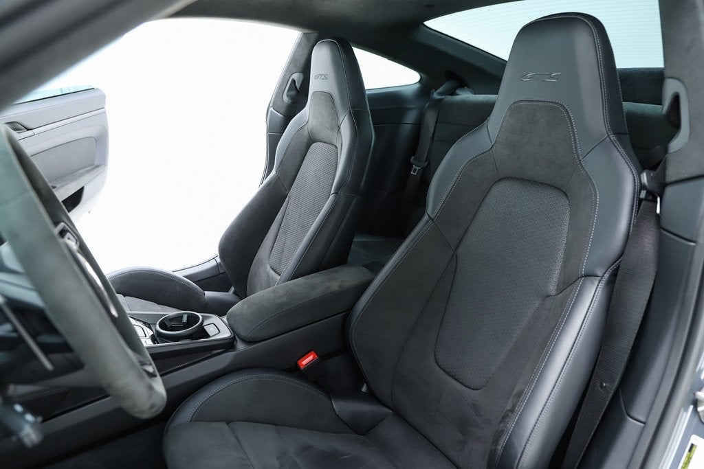 2025 Porsche 911 Carrera 4 GTS