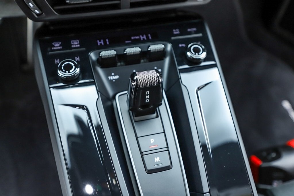 2025 Porsche 911 Carrera 4 GTS