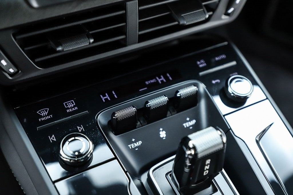 2025 Porsche 911 Carrera 4 GTS