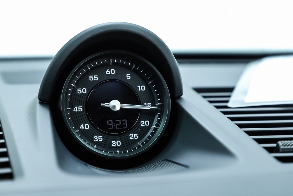 2025 Porsche 911 Carrera 4 GTS