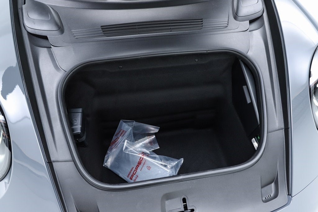 2025 Porsche 911 Carrera 4 GTS