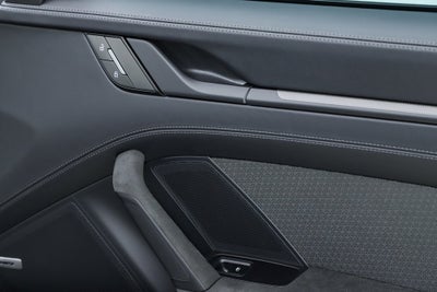 2025 Porsche 911 Carrera 4 GTS