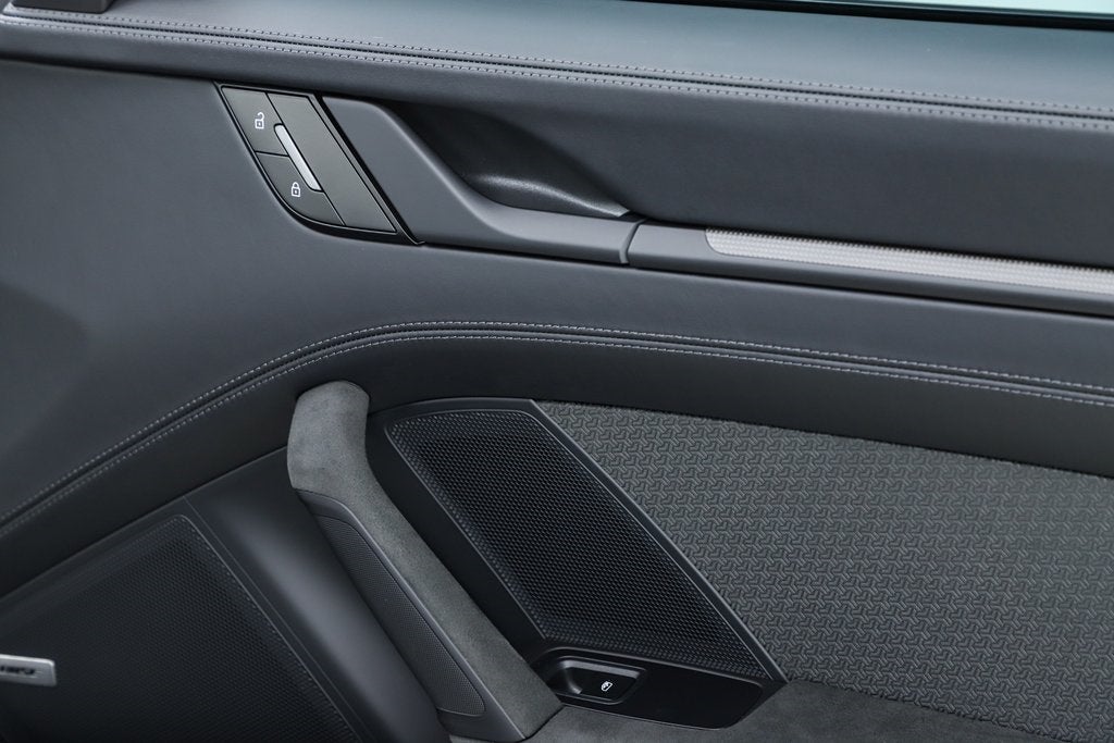 2025 Porsche 911 Carrera 4 GTS