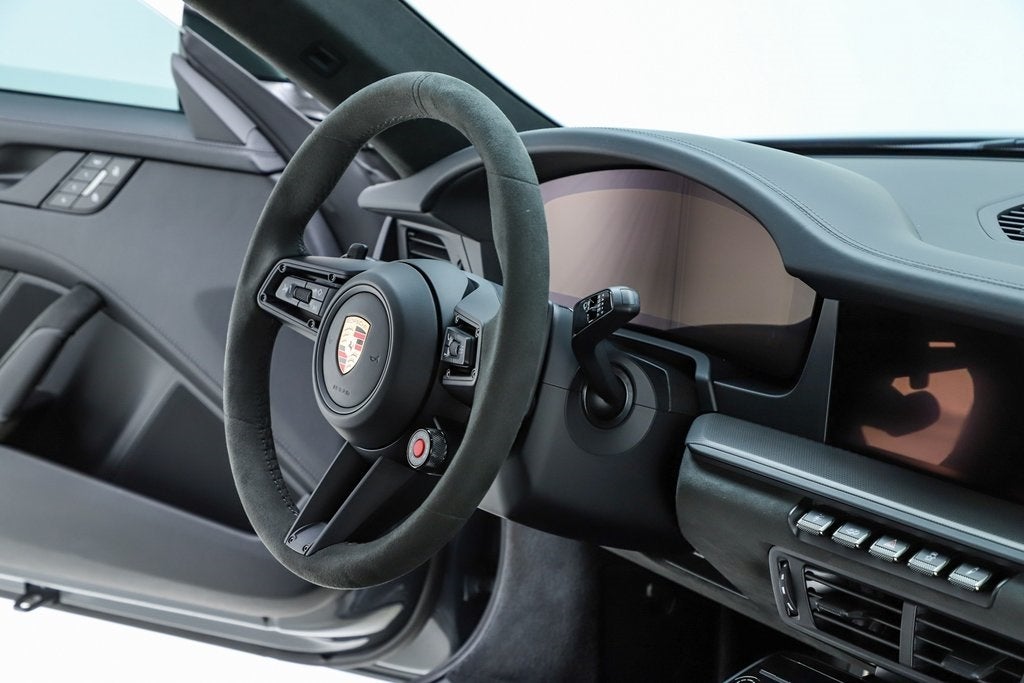 2025 Porsche 911 Carrera 4 GTS