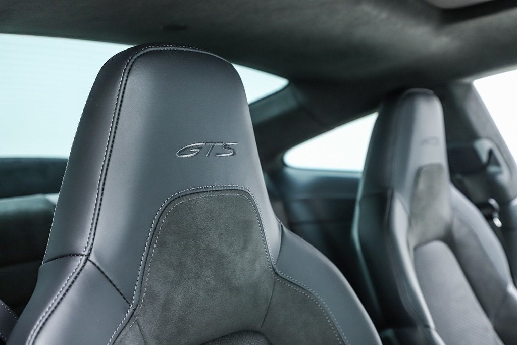 2025 Porsche 911 Carrera 4 GTS