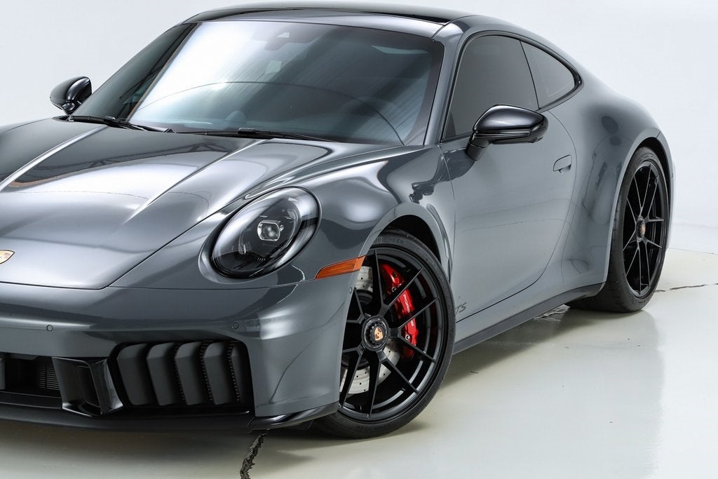 2025 Porsche 911 Carrera 4 GTS