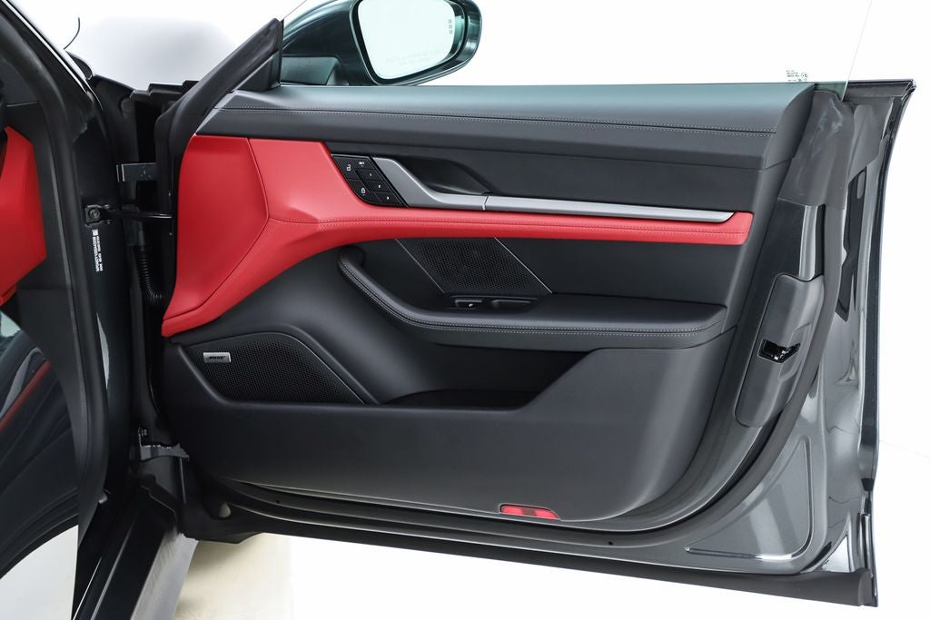 2025 Porsche Taycan 4S