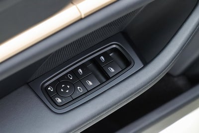 2025 Porsche Taycan 4S