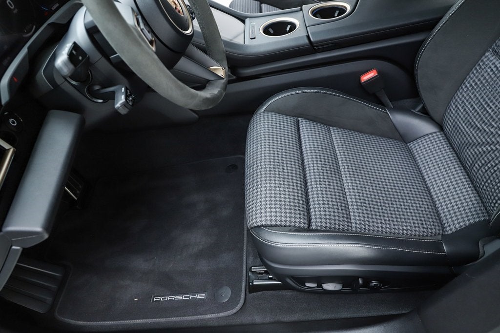 2025 Porsche Taycan 4S