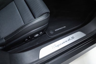 2025 Porsche Taycan 4S