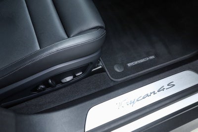 2025 Porsche Taycan 4S