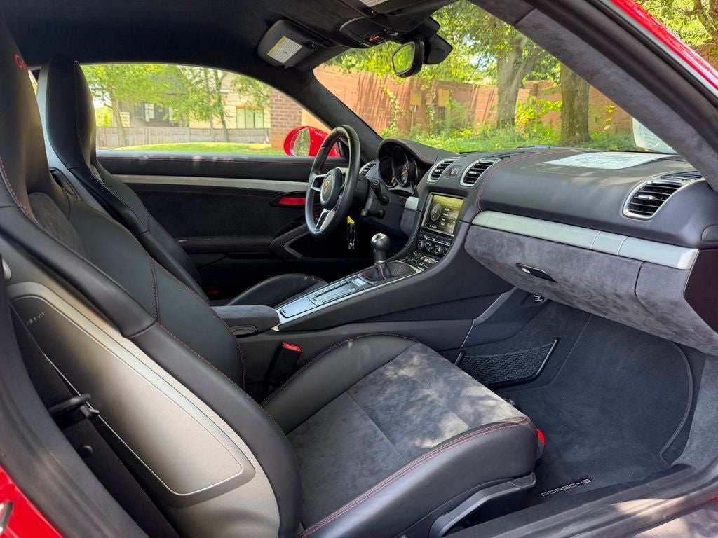 2016 Porsche Cayman GT4