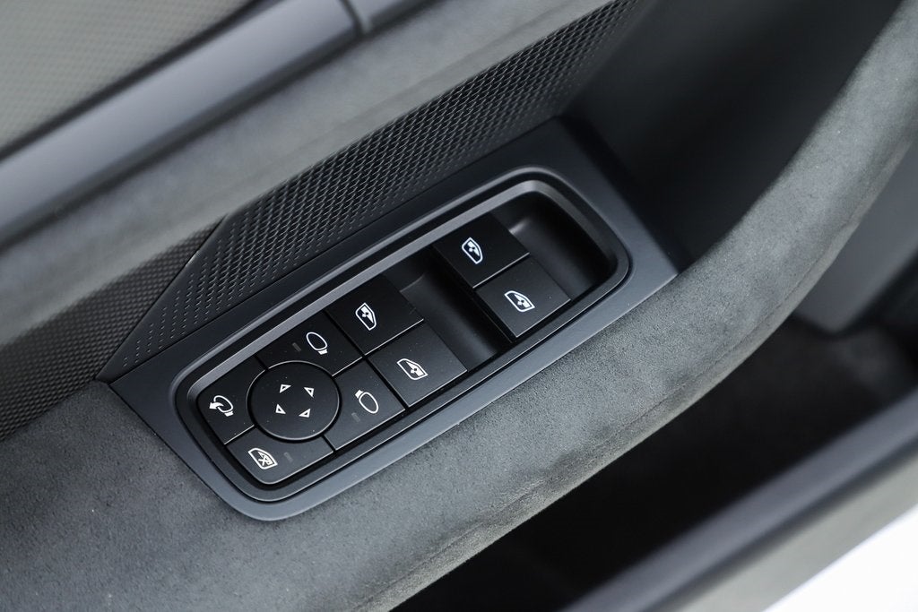 2025 Porsche Taycan GTS