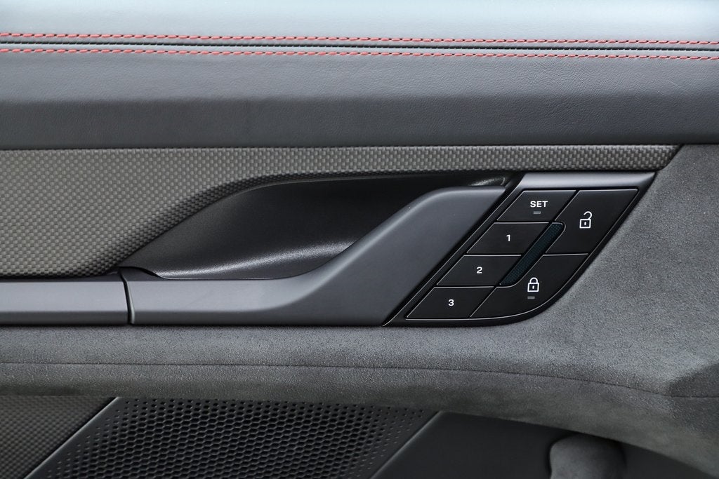 2025 Porsche Taycan GTS