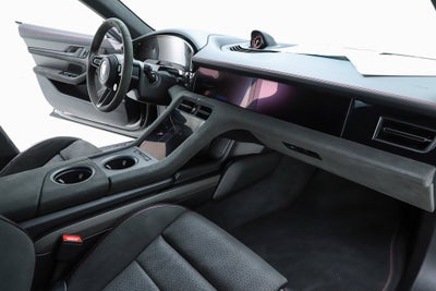 2025 Porsche Taycan GTS