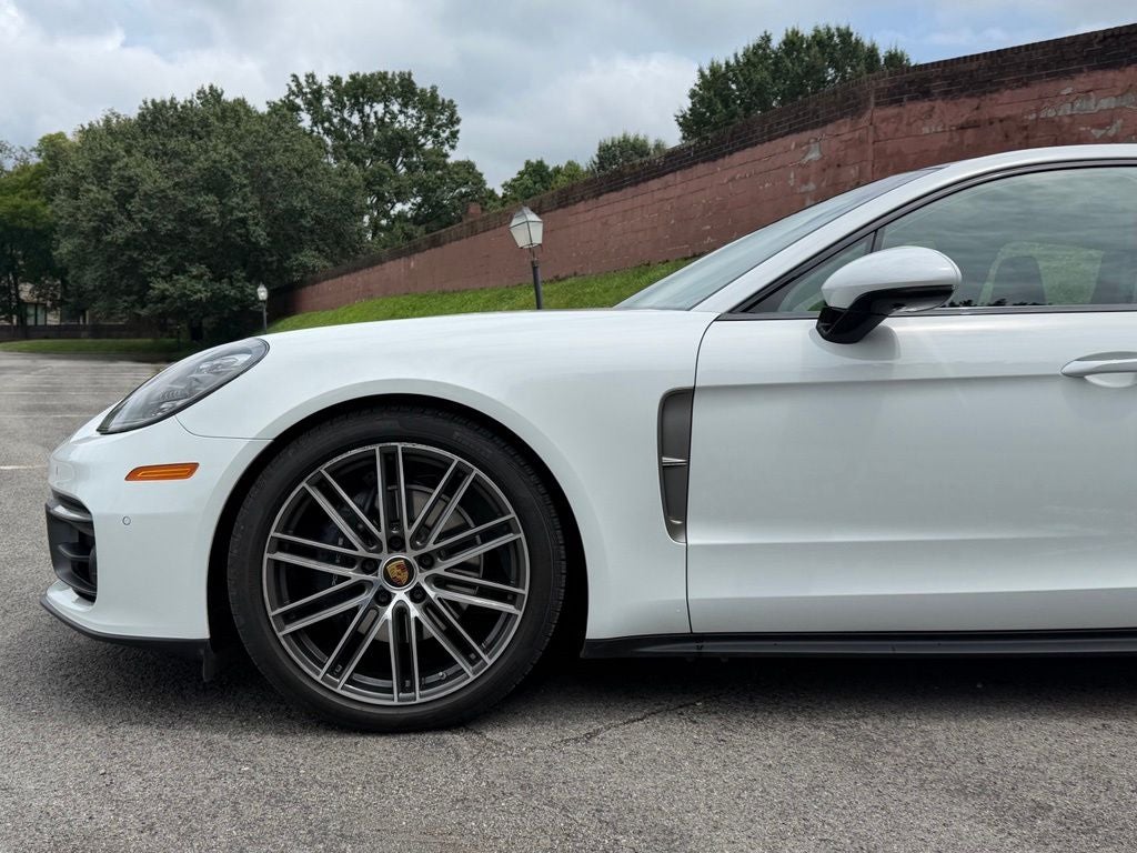 2023 Porsche Panamera 4 Platinum Edition