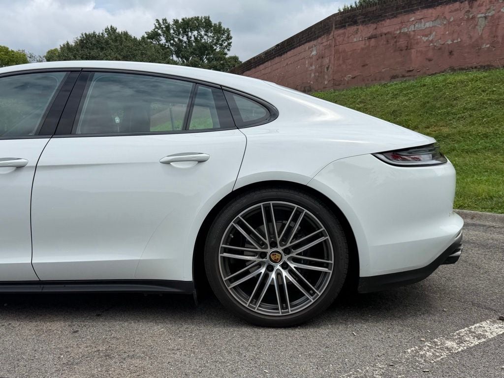 2023 Porsche Panamera 4 Platinum Edition
