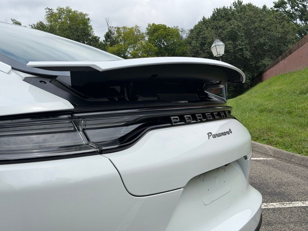 2023 Porsche Panamera 4 Platinum Edition