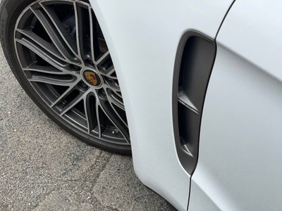 2023 Porsche Panamera 4 Platinum Edition