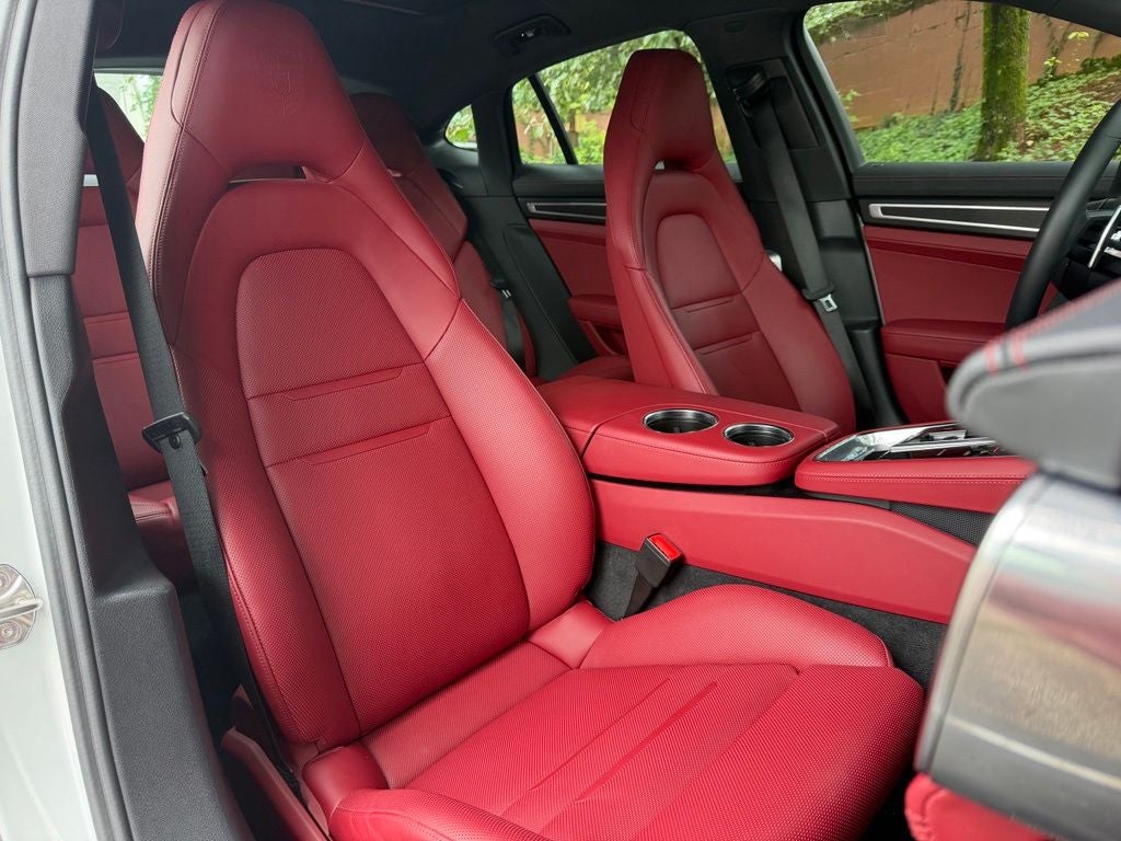 2023 Porsche Panamera 4 Platinum Edition