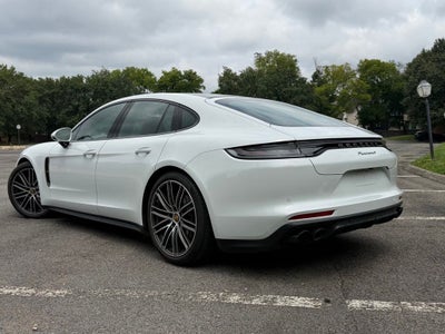 2023 Porsche Panamera 4 Platinum Edition