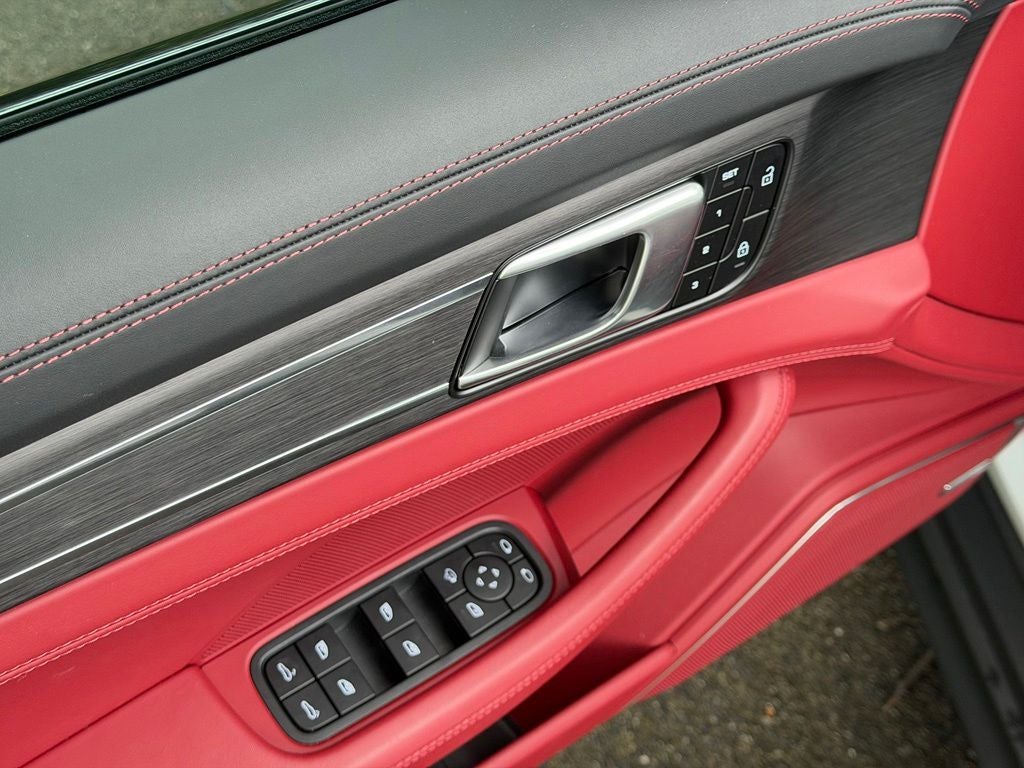 2023 Porsche Panamera 4 Platinum Edition