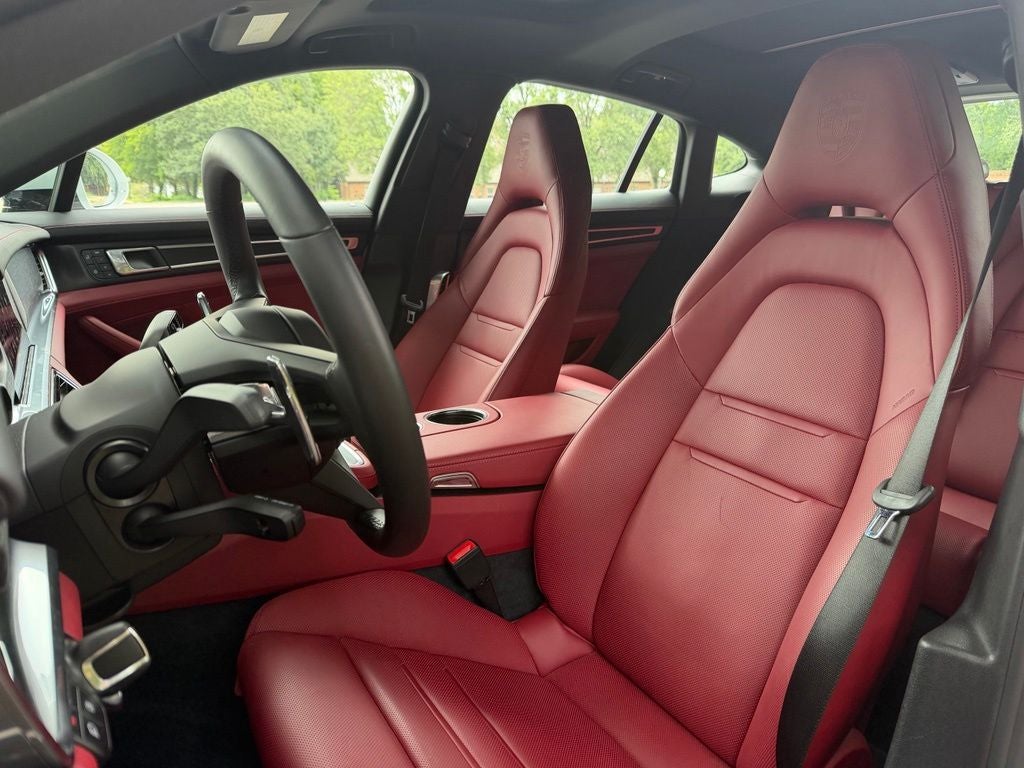 2023 Porsche Panamera 4 Platinum Edition