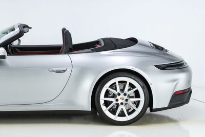 2025 Porsche 911 Carrera