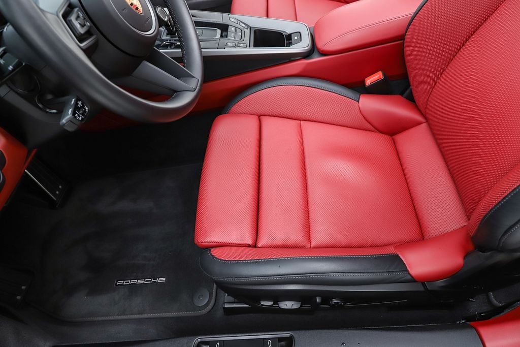 2025 Porsche 911 Carrera