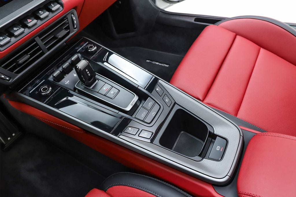 2025 Porsche 911 Carrera
