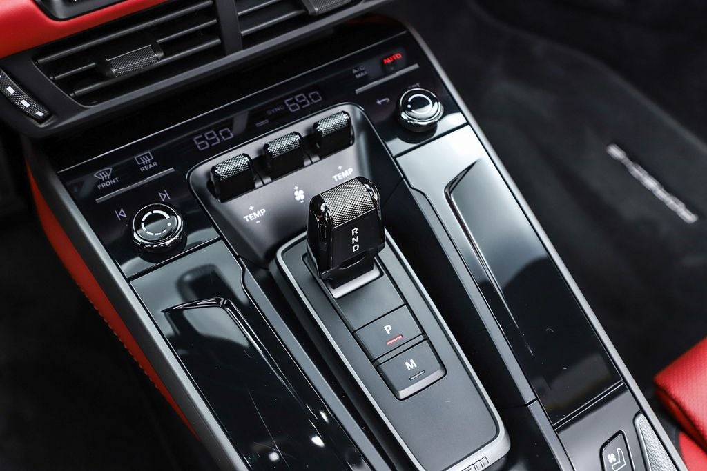 2025 Porsche 911 Carrera