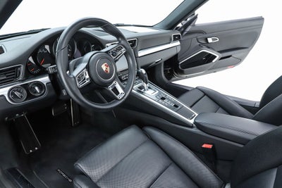 2017 Porsche 911 Carrera 4