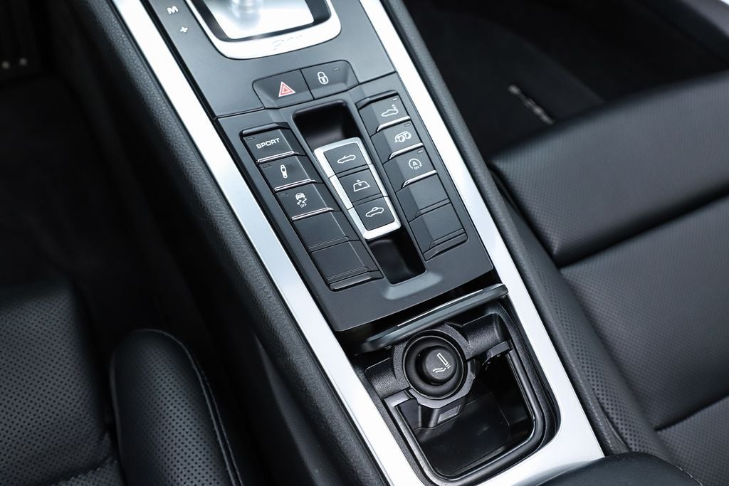 2017 Porsche 911 Carrera 4