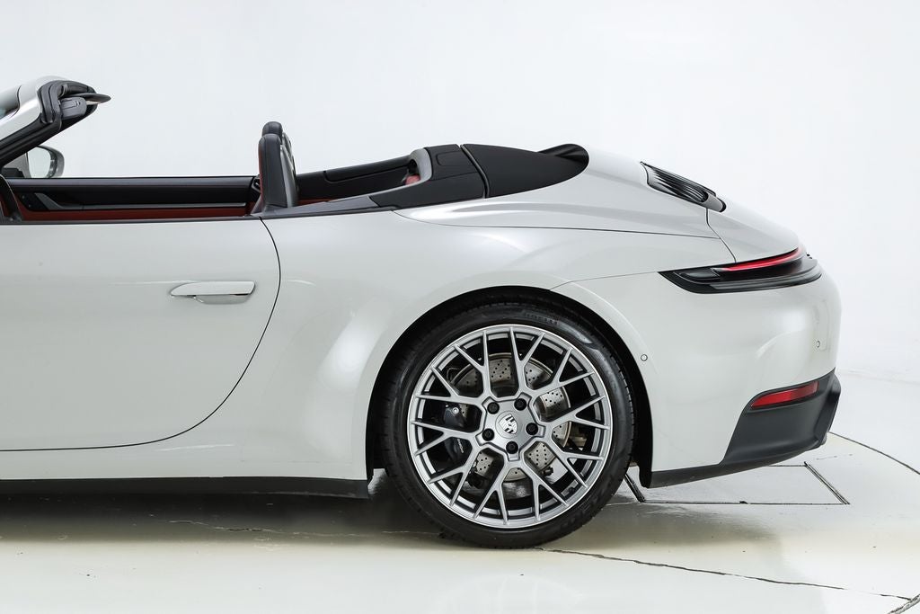 2025 Porsche 911 Carrera