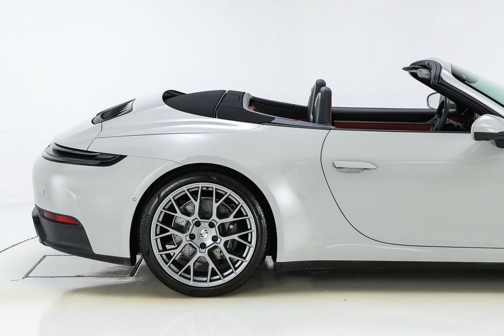 2025 Porsche 911 Carrera