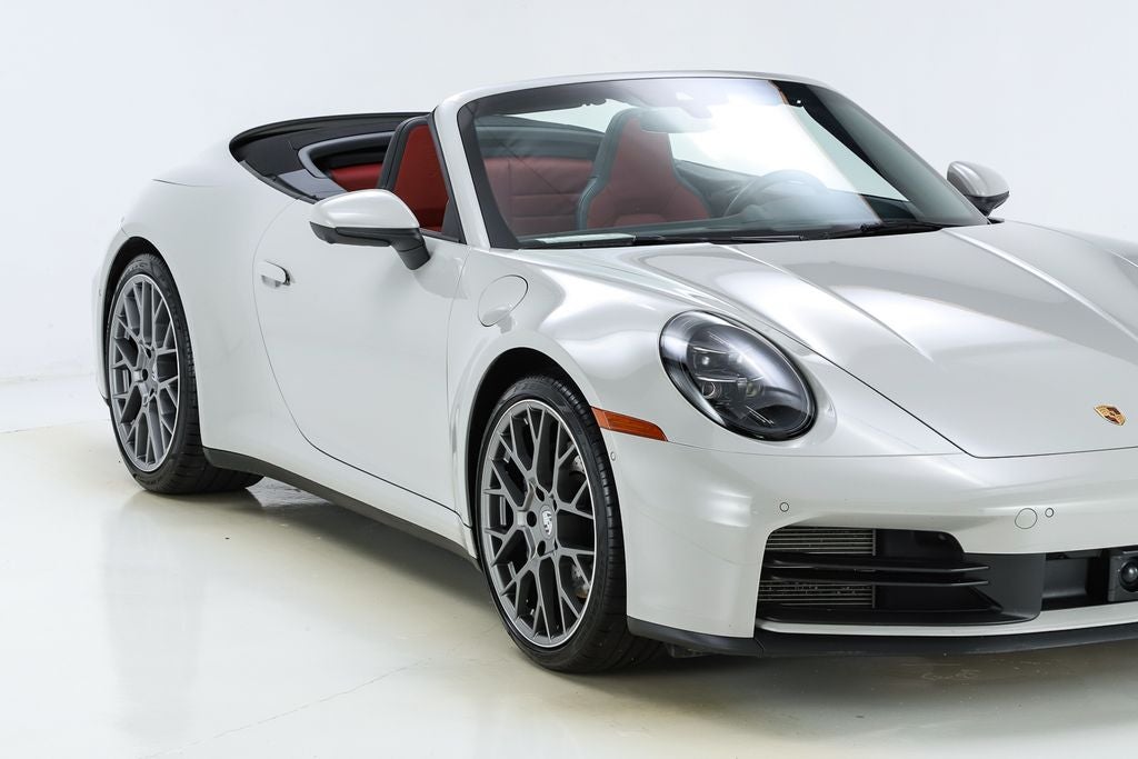 2025 Porsche 911 Carrera