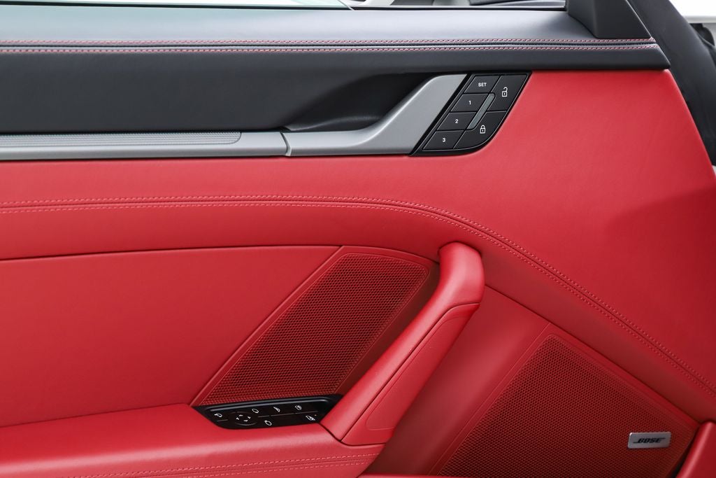 2025 Porsche 911 Carrera
