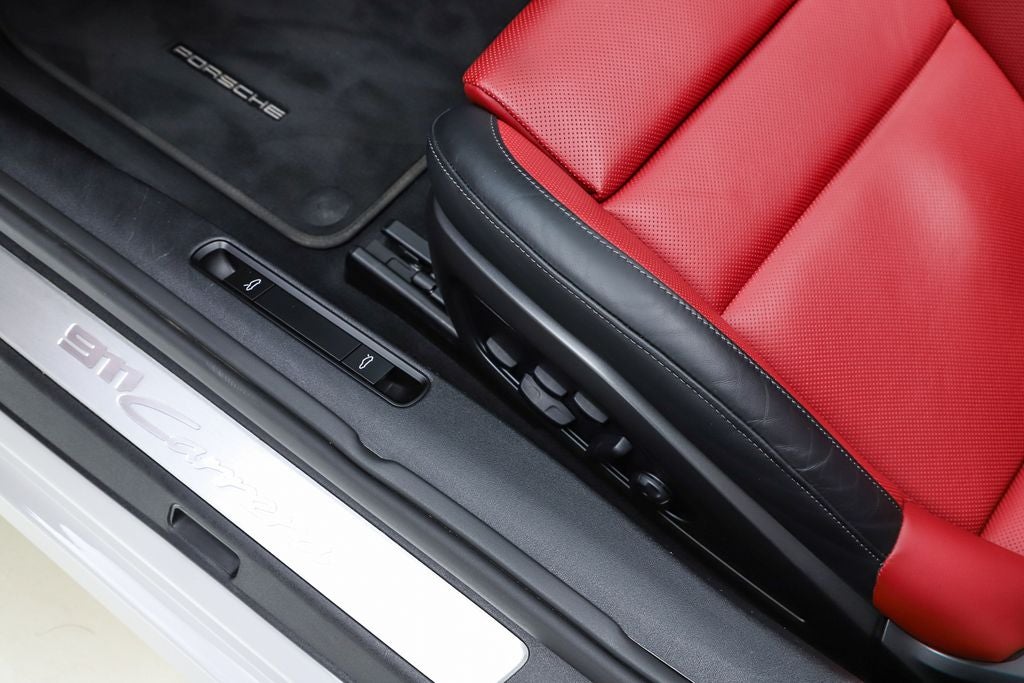 2025 Porsche 911 Carrera
