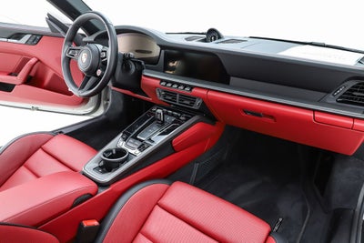 2025 Porsche 911 Carrera