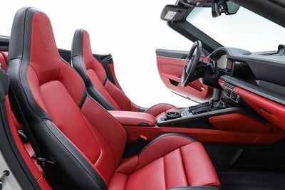2025 Porsche 911 Carrera