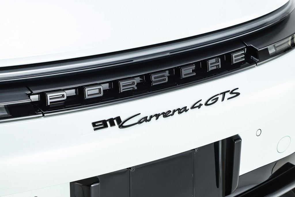 2025 Porsche 911 Carrera 4 GTS
