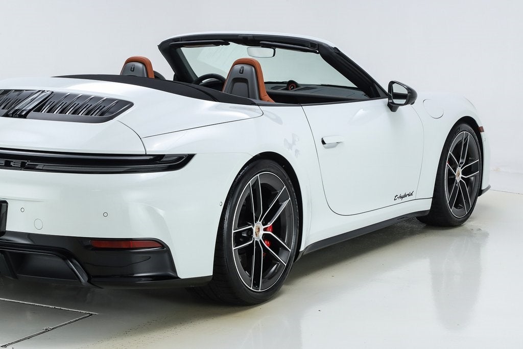 2025 Porsche 911 Carrera 4 GTS