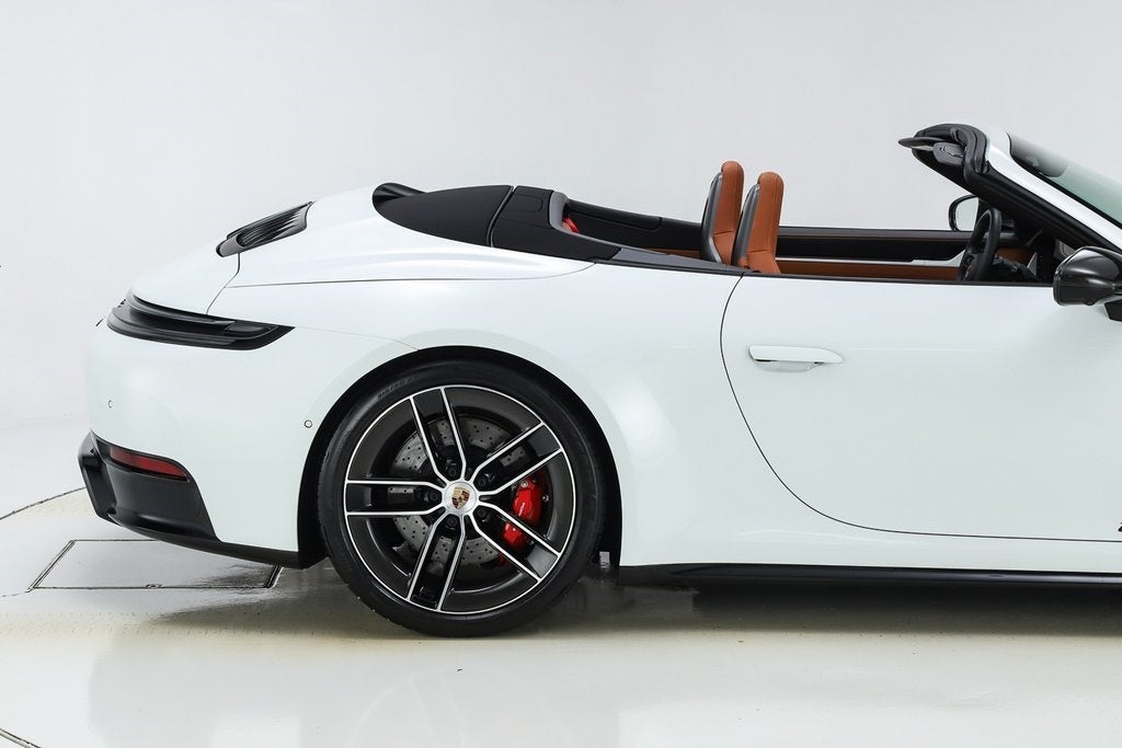 2025 Porsche 911 Carrera 4 GTS