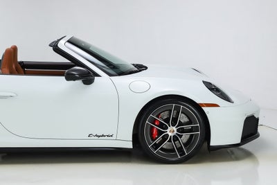 2025 Porsche 911 Carrera 4 GTS